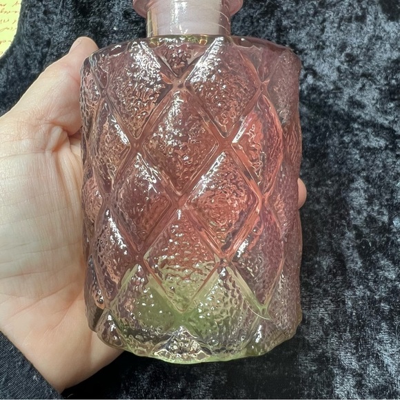 Pink bottle decanter - Picture 4 of 12